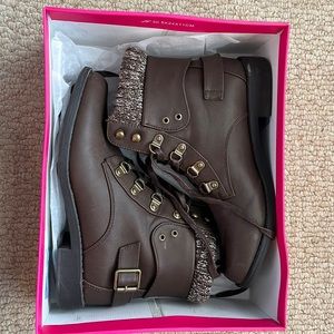 Only used once. Super comfortable and light.